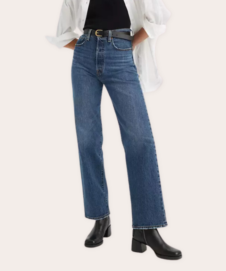 A pair of Levi's Ribcage Straight-Leg Jeans.