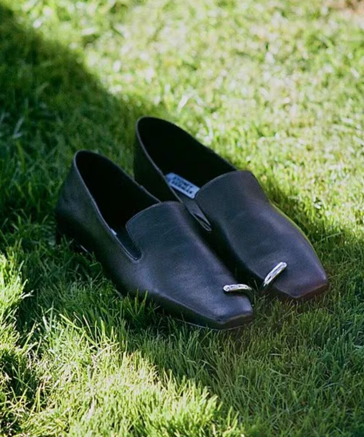 Flay Leather Pierced Ornament Loafers with metallic hardware