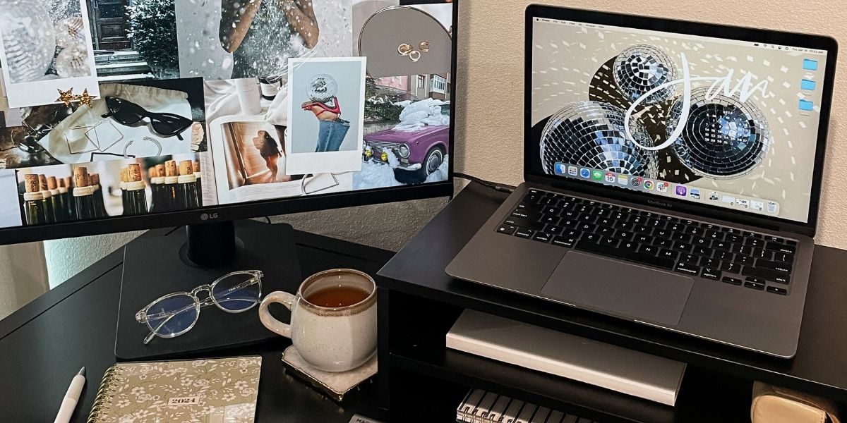 8 Smart Desk Essentials to Help You Crush Your Finance Goals in 2026